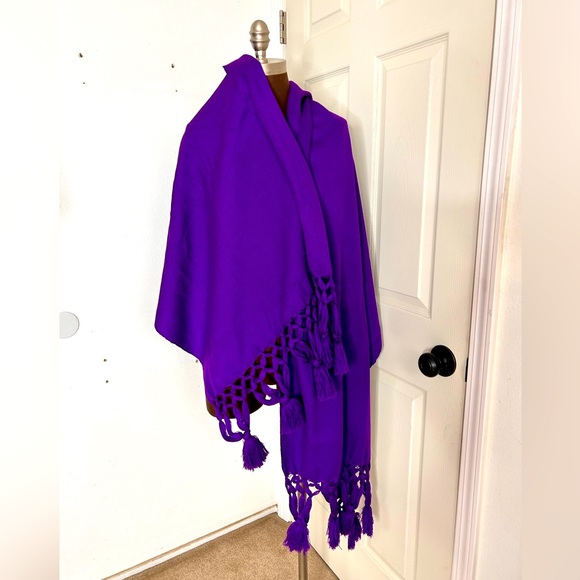 Oversized Purple Shawl/Wrap - Picture 5 of 7